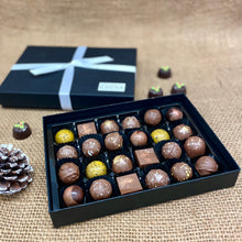 Load image into Gallery viewer, Christmas Milk Selection Box

